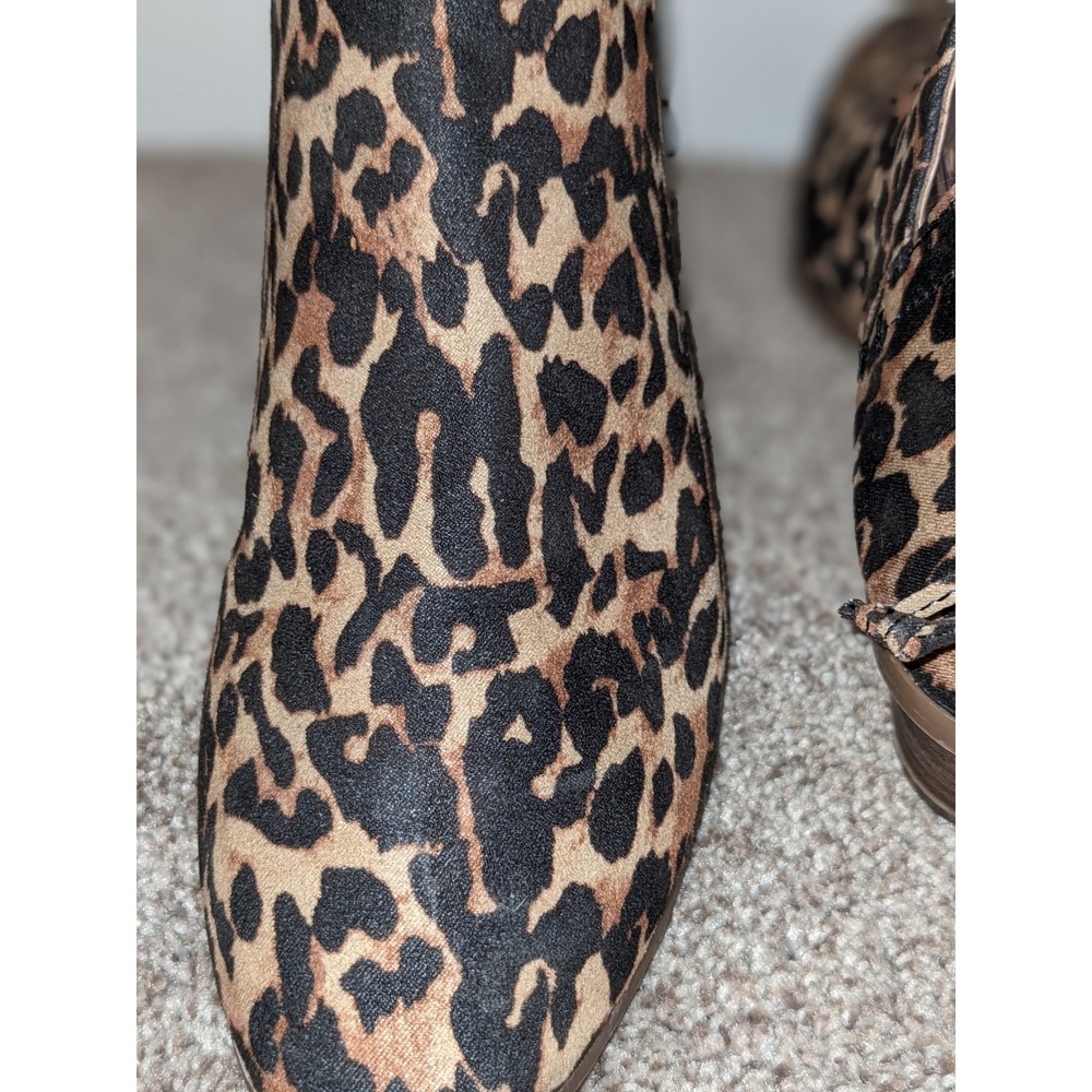 Kenneth Cole Reaction Leopard Print Ankle Booties Low Heel Zip Up Size 8 NWOT - Picture 5 of 9